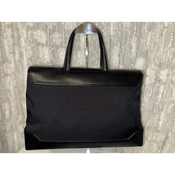 Cole Haan Black Nylon/Leather Shoulder Bag Classic minimal Girl Boss 16” X 11” - Picture 4 of 7